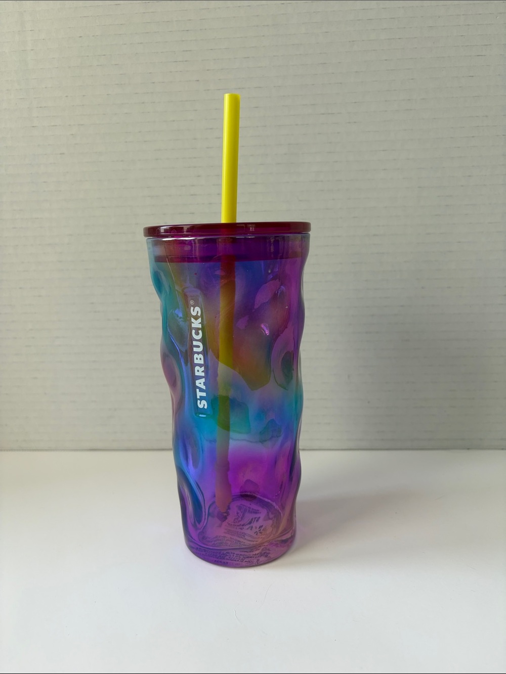 Starbucks Rainbow mottled
Glass Cup Rippled
Gradient Cold
Tumbler 18 Oz 2024
NWT